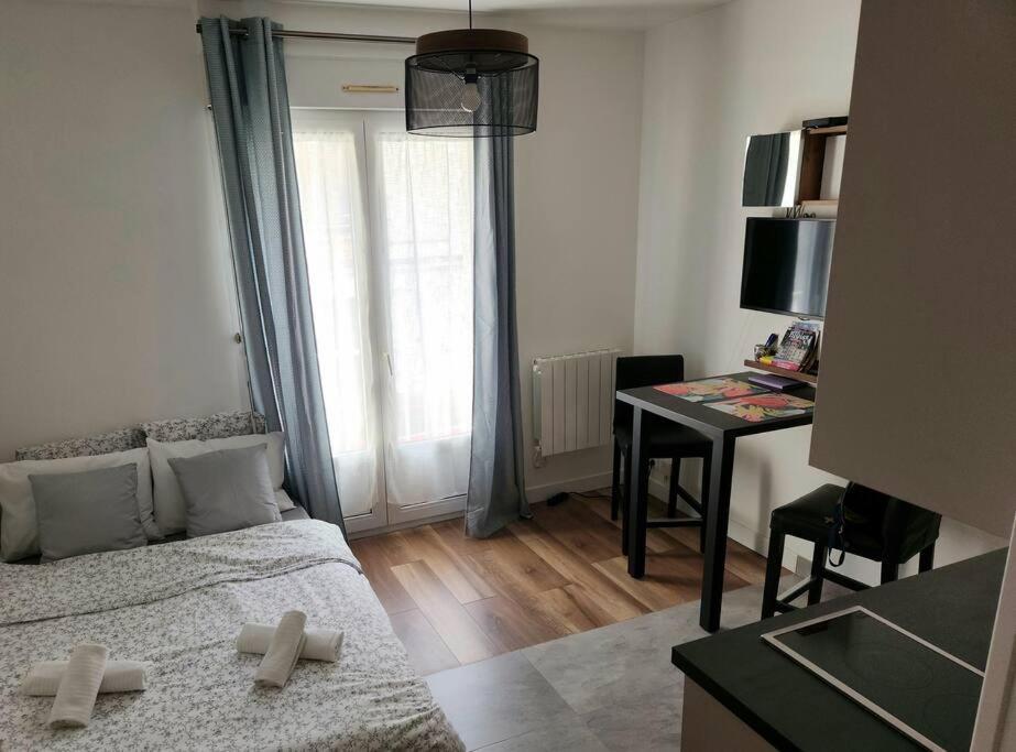 Petit Studio En Plein Centre-Ville De Vendôme Exteriör bild